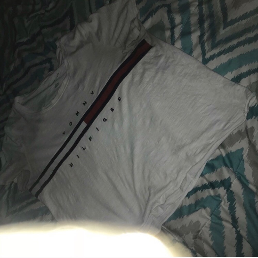 WHITE TOMMY SHIRT